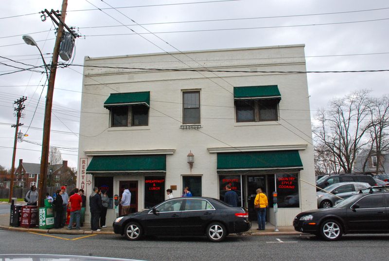 Queue at Smith Street Diner