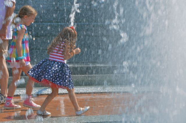 Center City Park– Singing in the Rain