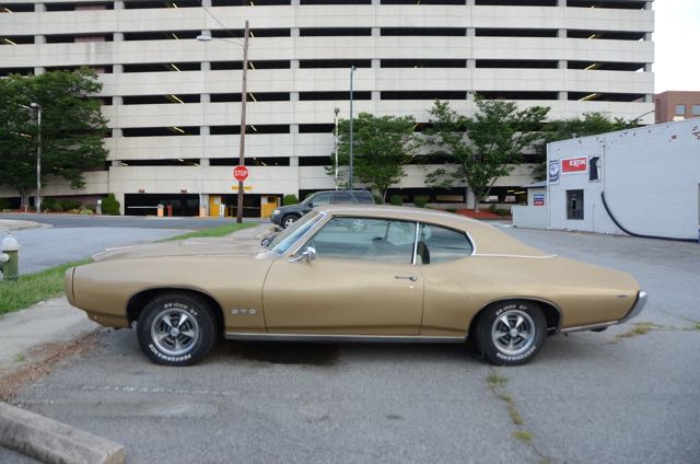 Perry’s Exxon and a Pontiac GTO