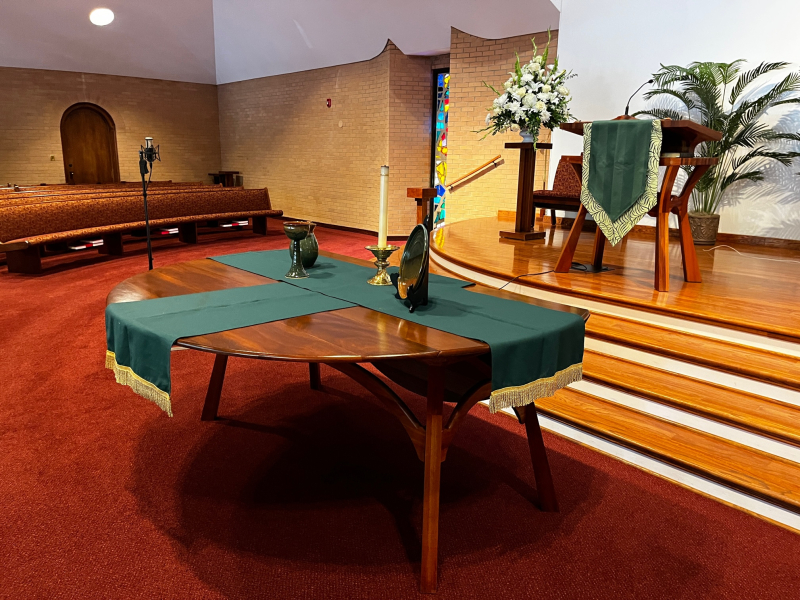 Starmount Presbyterian Church, Admiring the Furniture