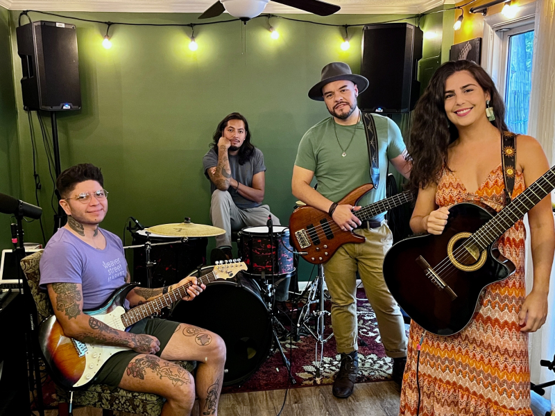 Alina Herrera & Dulce Melodrama