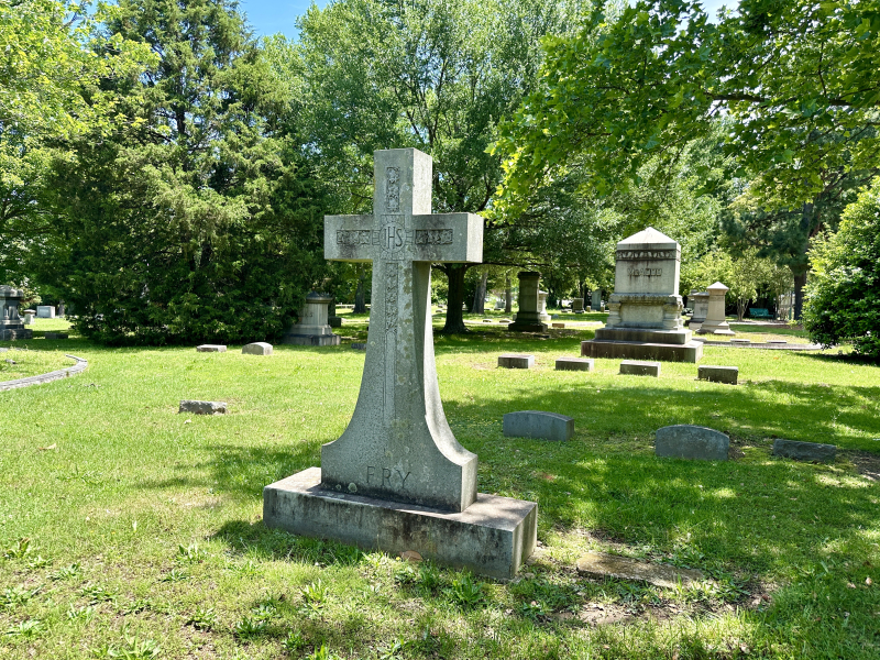 Cross in Green Hill Cemetery