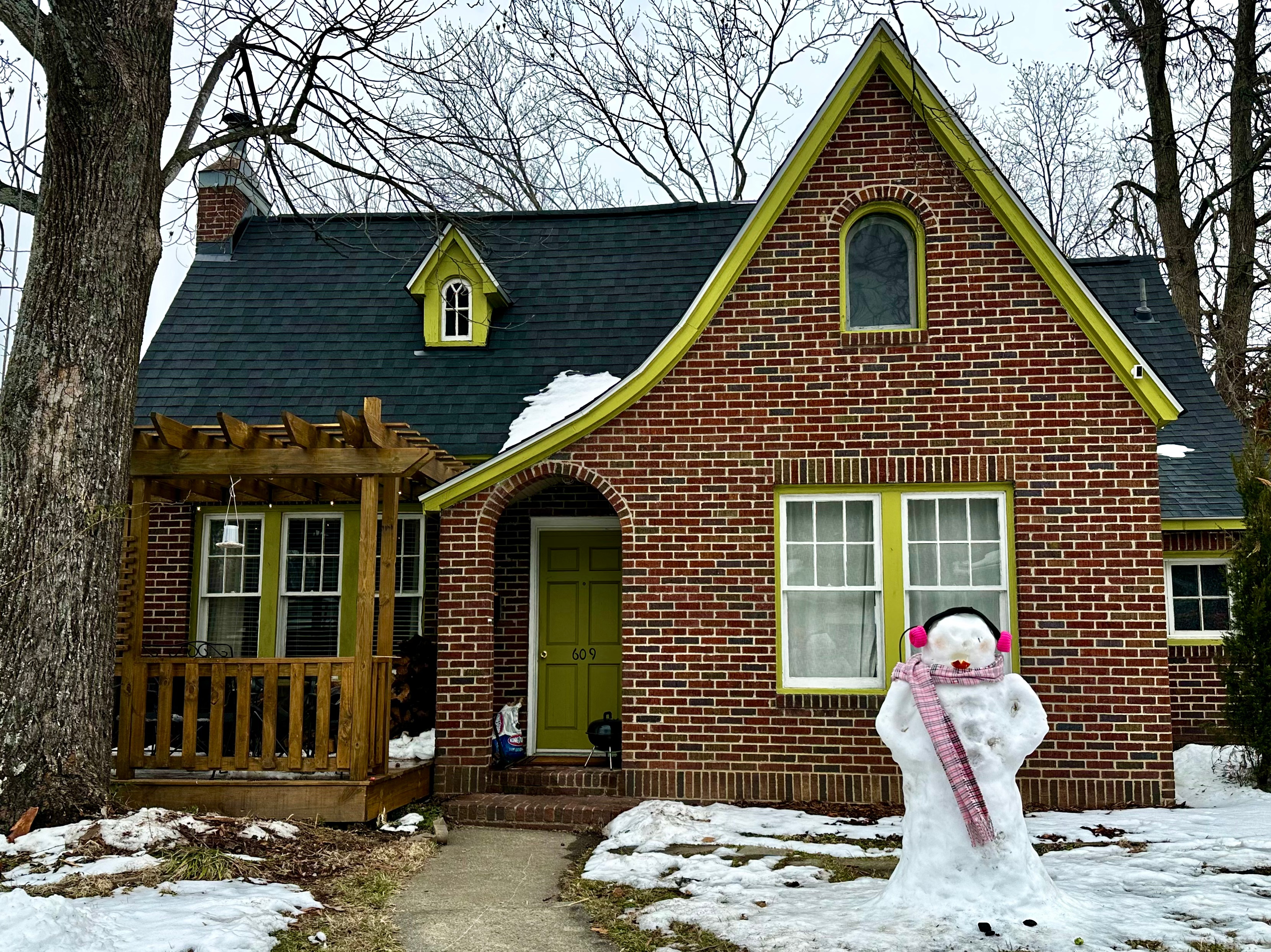 Snowman at 609 S. Elam
